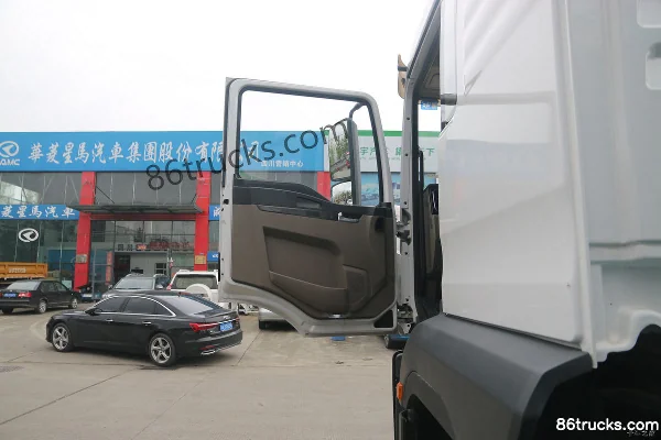 SHACMAN Delong M3000S 350 hp 8X4(12 wheels) 7.79 m³ concrete mixer truck (China VI) (Lingyu brand) Cab (1) | 86Trucks