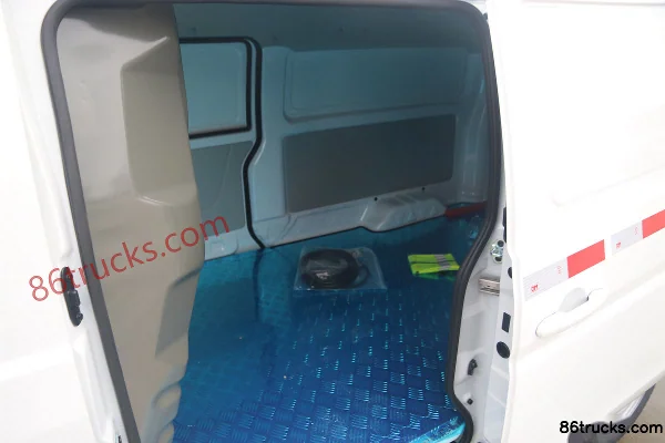 SRM Xinyuan X30L EV Standard Type 4.495 m pure electric van truck Cargo Box (2) | 86Trucks