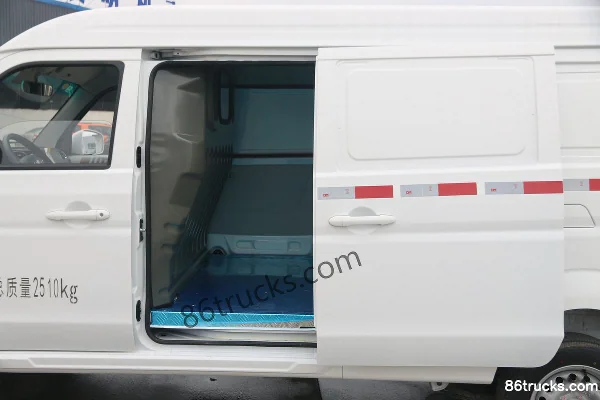 SRM Xinyuan X30L EV Standard Type 4.495 m pure electric van truck Cargo Box (1) | 86Trucks
