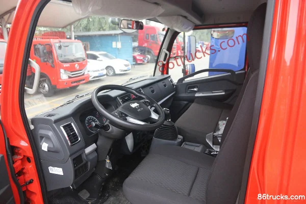 Dongfeng Duolika D8 150 hp 4X2(6 wheels) 5.6m Single Row Flatbed Cargo Truck Cab (2) | 86Trucks