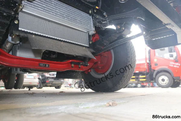 Dongfeng Duolika D8 150 hp 4X2(6 wheels) 5.6m Single Row Flatbed Cargo Truck Chassis (3) | 86Trucks