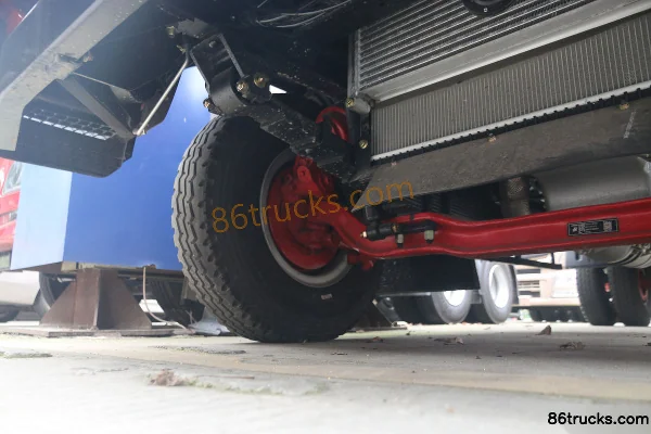 Dongfeng Duolika D8 150 hp 4X2(6 wheels) 5.6m Single Row Flatbed Cargo Truck Chassis (2) | 86Trucks