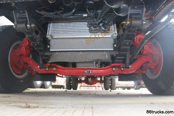 Dongfeng Duolika D8 150 hp 4X2(6 wheels) 5.6m Single Row Flatbed Cargo Truck Chassis (1) | 86Trucks