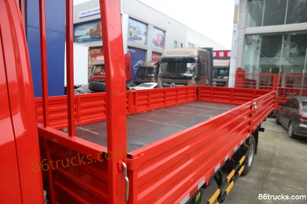 Dongfeng Duolika D8 150 hp 4X2(6 wheels) 5.6m Single Row Flatbed Cargo Truck Body (1) | 86Trucks