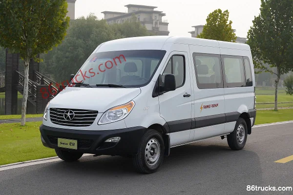 JAC Star 5 Series Fuel-Saving King Plus Basic Type 129hp 7-Seat 2.0T Diesel Enclosed Light Bus Exterior (3) | 86Trucks