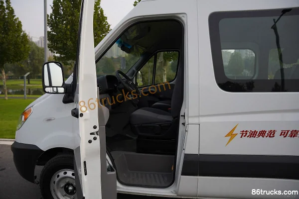 JAC Star 5 Series Fuel-Saving King Plus Basic Type 129hp 7-Seat 2.0T Diesel Enclosed Light Bus Cab (3) | 86Trucks