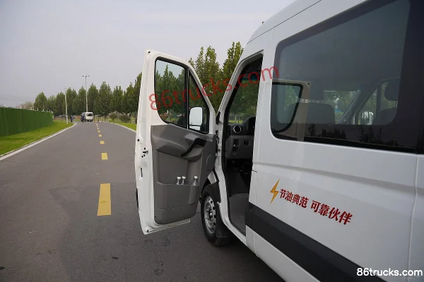 JAC Star 5 Series Fuel-Saving King Plus Basic Type 129hp 7-Seat 2.0T Diesel Enclosed Light Bus Cab (1) | 86Trucks