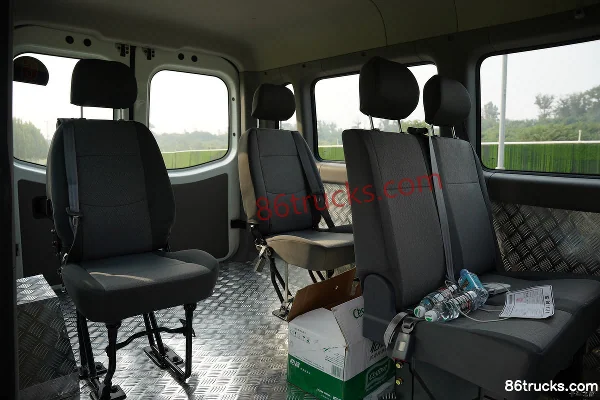 JAC Star 5 Series Fuel-Saving King Plus Basic Type 129hp 7-Seat 2.0T Diesel Enclosed Light Bus Cargo Box (2) | 86Trucks