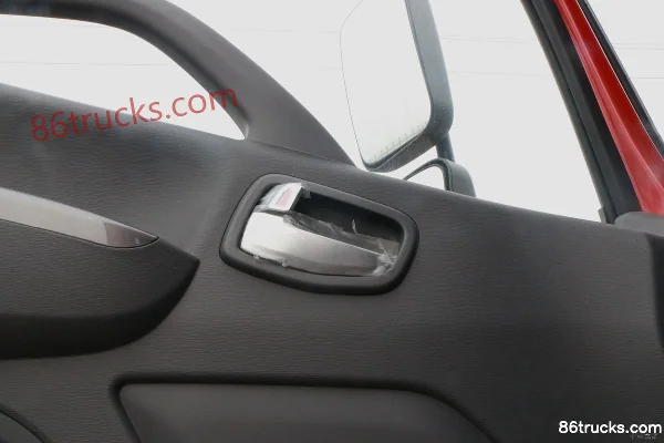 Foton Auman R-Series 240hp 4X2(6 wheels) 9.85m Van Truck (China VI) Cab (3) | 86Trucks
