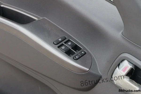 Foton Auman R-Series 240hp 4X2(6 wheels) 9.85m Van Truck (China VI) Cab (2) | 86Trucks