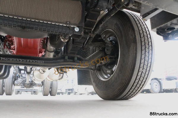 Foton Auman R-Series 240hp 4X2(6 wheels) 9.85m Van Truck (China VI) Chassis (3) | 86Trucks