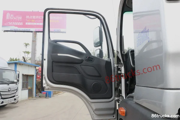 Foton Auman R-series 210 hp 4X2(6 wheels) 6.1m flatbed cargo truck Cab (1) | 86Trucks