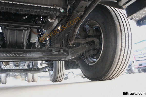 Foton Auman Xingxing de base 290 ch 6X2(8 roues) 7,8 m camion porteur à ridelles (China VI) Châssis (3) | 86Trucks