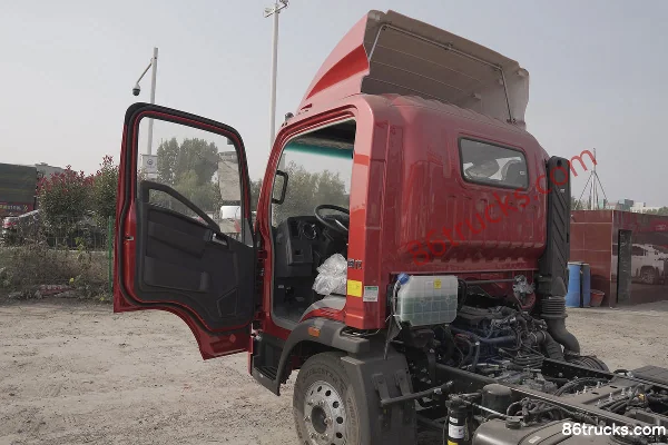 Sinotruk HOWO Hanjiang 160hp 4X2(6 wheels) 4.15m Single Row Stake Truck Cab (1) | 86Trucks