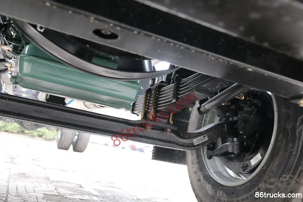 FAW Jiefang J6L Medium Truck Elite Edition 220hp 4X2(6 wheels) 7.8m Van Cargo Truck (China VI) (High Roof) (Axle Ratio 4.875) Chassis (3)