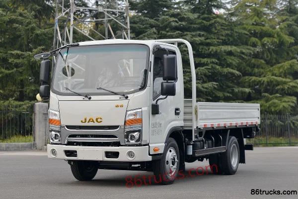 JAC Shuailing Q3 130 hp 4X2(6 wheels) 4.18m single-row stake truck (China VI) Exterior (3) | 86Trucks