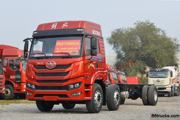 FAW Jiefang Qingdao Han V2.0 Heavy Truck 260hp 6X2(8 wheels) 9.45m LNG Van Cargo Truck Exterior (3) | 86Trucks