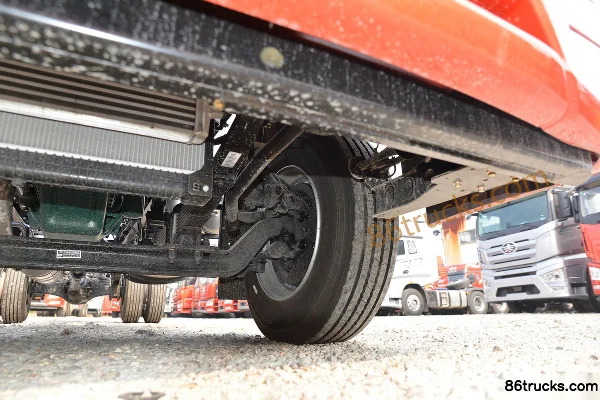 FAW Jiefang Qingdao Long VH 2.0 Edition 240 hp 4X2(6 wheels) 6.75m Stake Truck (Fast Gear 8-speed) Chassis (3) | 86Trucks