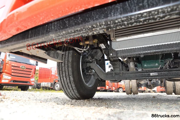 FAW Jiefang Qingdao Long VH 2.0 Edition 240 hp 4X2(6 wheels) 6.75m Stake Truck (Fast Gear 8-speed) Chassis (2) | 86Trucks