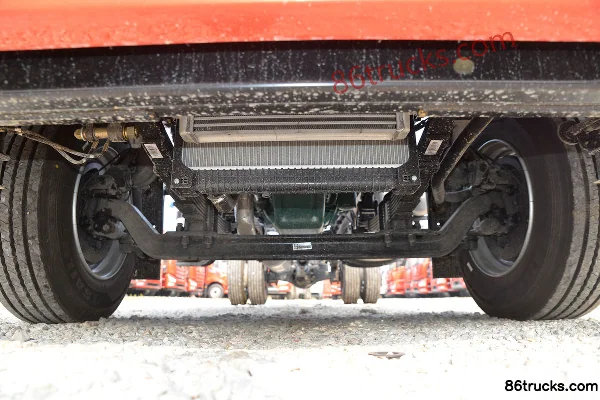 FAW Jiefang Qingdao Long VH 2.0 Edition 240 hp 4X2(6 wheels) 6.75m Stake Truck (Fast Gear 8-speed) Chassis (1) | 86Trucks