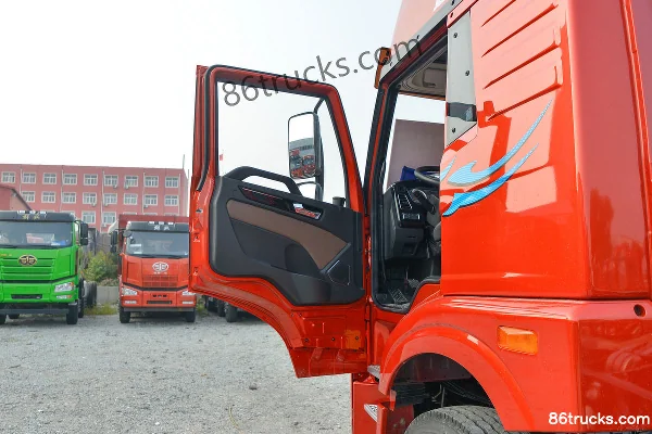 FAW Jiefang Qingdao Han V2.0 Heavy Truck 260hp 6X2(8 wheels) 9.45m LNG Van Cargo Truck Cab (1) | 86Trucks