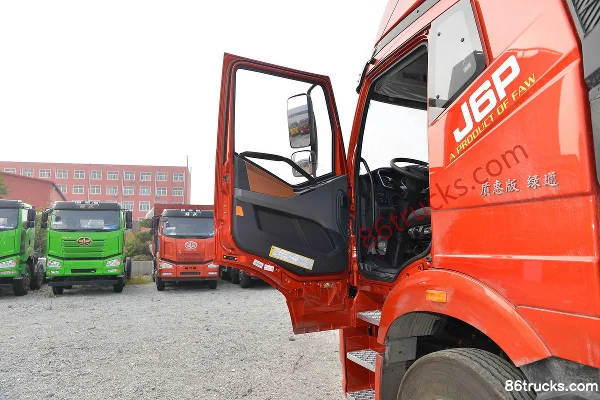 FAW Jiefang J6P Heavy Truck Zhihui Edition Green Pass Version 460 hp 8X4(12 wheels) 9.4 meters Stake Truck (China VI) Cab (1) | 86Trucks