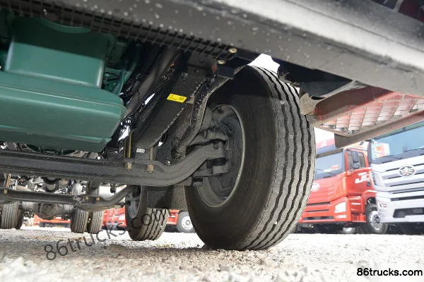 FAW Jiefang J6P Heavy Truck Zhihui Edition Green Pass Version 460 hp 8X4(12 wheels) 9.4 meters Stake Truck (China VI) Chassis (3) | 86Trucks