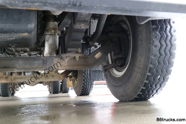 SAIC Hongyan Genlyon H6 Reinforced Edition 390 hp 8X4(12 wheels) 6m Dump Truck (China VI) Chassis (3) | 86Trucks