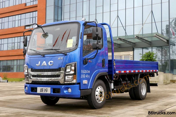 JAC Weiling K5 Super Value Edition 137hp 4X2(6 wheels) 4.18m Single Row Flatbed Light Truck Exterior (3) | 86Trucks