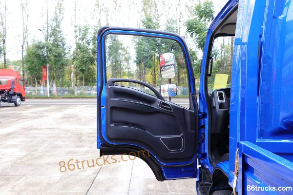 JAC Weiling K5 Super Value Edition 137hp 4X2(6 wheels) 4.18m Single Row Flatbed Light Truck Cab (1) | 86Trucks