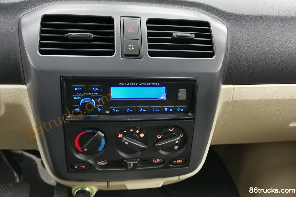 Shaanxi Tongjia Electric Cow 2 Ruyi Edition 2.1T 4.03m pure electric enclosed van 31.25kWh Cab (3) | 86Trucks