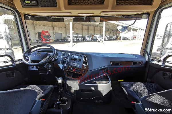 Hualing Hanma H9 Heavy Truck 430 hp 6X4(10 wheels) CNG Tractor Truck (China VI) Cab (2) | 86Trucks