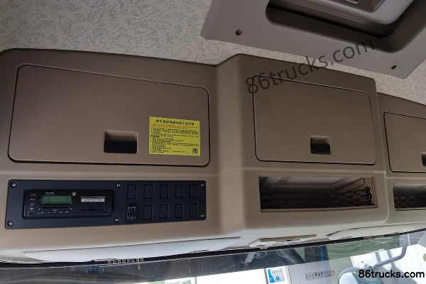 Hualing Hanma H9 Heavy Truck 430 hp 6X4(10 wheels) CNG Tractor Truck (China VI) Cab (1) | 86Trucks