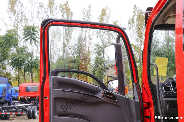 JAC Weiling K8 170hp 4X2(6 wheels) 5.48m Semi-row Flatbed Cargo Truck (China VI) Cab (2) | 86Trucks
