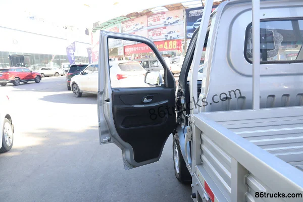Dongfeng C51 2021 Standard 1.6L 122hp 4X2(6 wheels) Gasoline 3.2m Single Row Flatbed Mini Truck (China VI) Cab (1) | 86Trucks