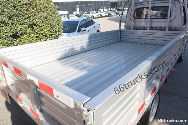 Dongfeng C51 2021 Standard 1.6L 122hp 4X2(6 wheels) Gasoline 3.2m Single Row Flatbed Mini Truck (China VI) Body (3) | 86Trucks