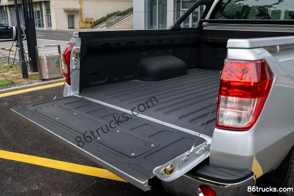 Fujian Qiteng Long 7 Youth Edition 163hp 4x2(6 wheels) Standard Wheelbase Double Row Pickup (China VI) Body (4) | 86Trucks