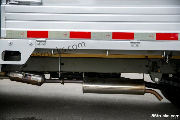 XINLONGMA Qiteng N60 Standard 1.5L 116 hp 4X2(6 wheels) 3.2m Single Row Flatbed Light Truck (China VI) Chassis (3) | 86Trucks