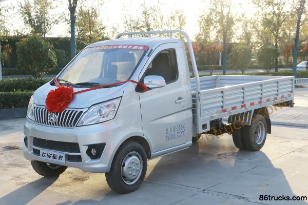 Ankai Xingka L2 Series 1.6L Basic 122 hp 4X2(6 wheels) Gasoline 2.52m Double Row Stake Light Truck (China VI) Exterior (3) | 86Trucks