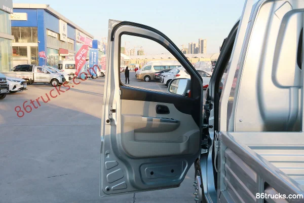Ankai Xingka L2 Series 1.6L Basic 122 hp 4X2(6 wheels) Gasoline 2.52m Double Row Stake Light Truck (China VI) Cab (2) | 86Trucks