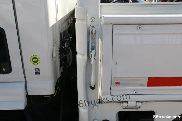 Qingling Isuzu M100 120hp 4X2(6 wheels) 4.205m Single Row Flatbed Light Truck (China VI) Body (1) | 86Trucks