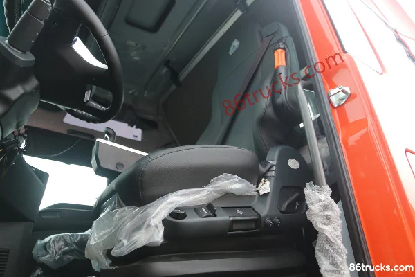 Sinotruk Sitrak C7H heavy truck 540hp 6X4(10 wheels) AMT automatic tractor truck (super high roof) Cab (3) | 86Trucks