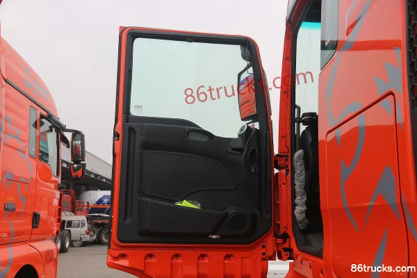 Sinotruk Sitrak C7H heavy truck 540hp 6X4(10 wheels) AMT automatic tractor truck (super high roof) Cab (1) | 86Trucks