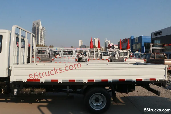 Yuejin Fuxing S80 95hp 4X2(6 wheels) 3.62m Semi-row Flatbed Light Truck (China VI) Body (1) | 86Trucks