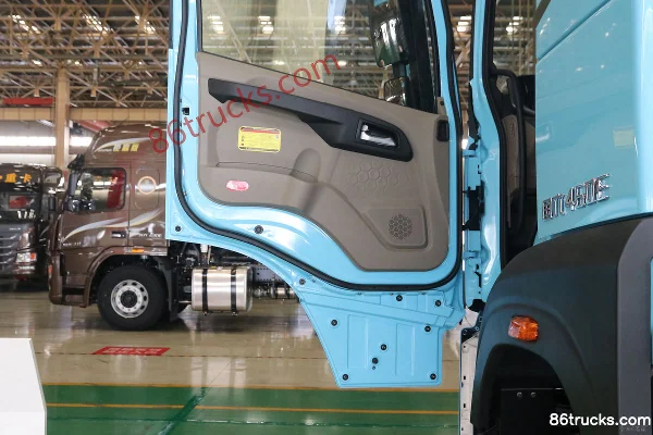 Dayun V7H Heavy Truck 460 hp 6X4(10 wheels) Tractor Truck (Lowered Height Mother Truck)(Hydraulic Retarder) Cab (3) | 86Trucks