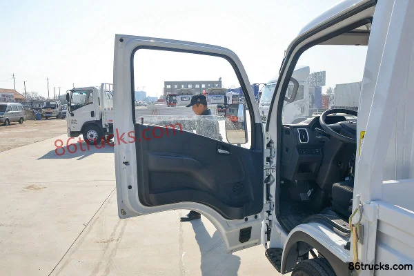 Yuejin Fuyun S80 95 hp 4X2(6 wheels) 3.05m Dump Truck (China VI) Cab (1) | 86Trucks