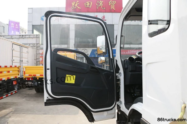 FAW Jiefang Hu VH 130hp 4X2(6 wheels) 3.82m semi-row flatbed truck (China VI) Cab (1) | 86Trucks