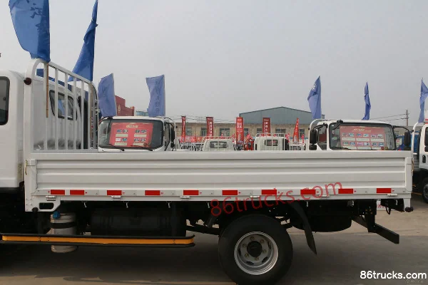 FAW Jiefang Hu VH 130hp 4X2(6 wheels) 3.82m semi-row flatbed truck (China VI) Body (1) | 86Trucks