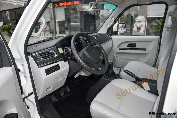 Jinbei Jinka S30 2022 Comfort 1.6L 123hp 4X2(6 wheels) Gasoline 3m Single Row Flatbed Mini Truck (China VI) Cab (1) | 86Trucks