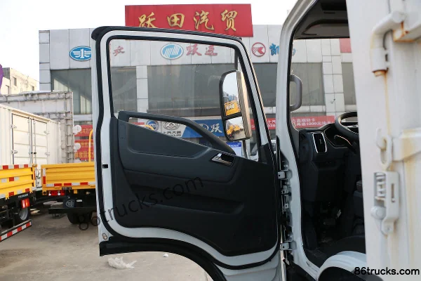 Yuejin Chaoyun H500 156 hp 4X2(6 wheels) 4.2m Single Row Cage Light Truck Cab (1) | 86Trucks